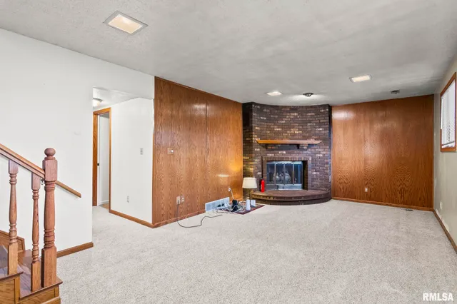 $259,900 | 21 Red Oak Lane, Springfield, IL 62712