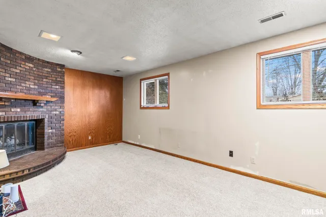 $259,900 | 21 Red Oak Lane, Springfield, IL 62712