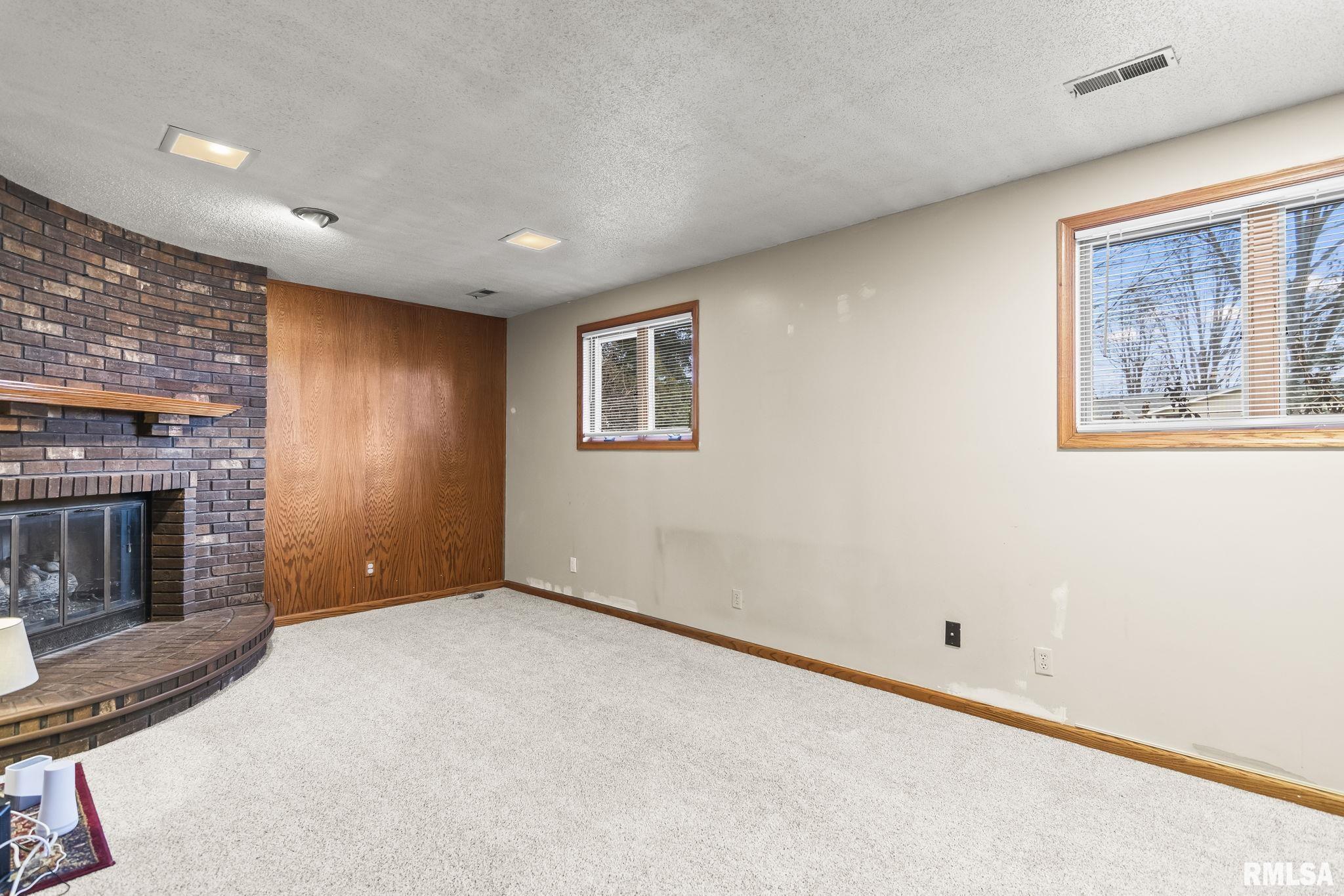 21 Red Oak Lane Springfield, IL 62712 - Photo 31 of 41