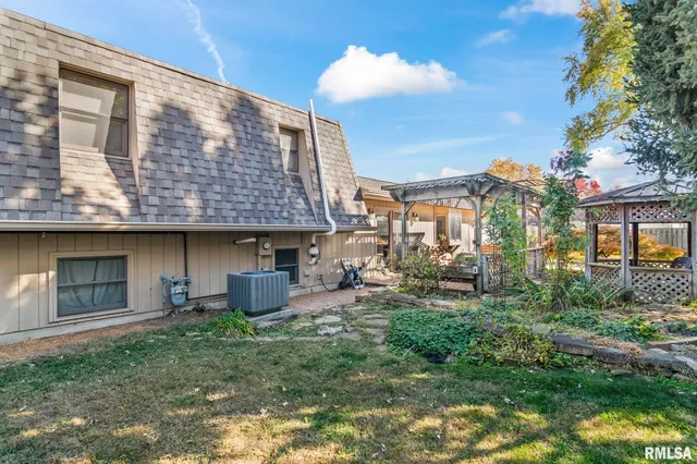 $259,900 | 21 Red Oak Lane, Springfield, IL 62712