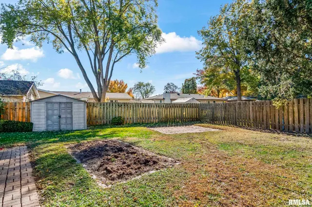 $259,900 | 21 Red Oak Lane, Springfield, IL 62712