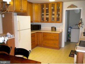 208 Commodore Road Manahawkin, NJ 08050 - Photo 8 of 23 Gallery Image 8