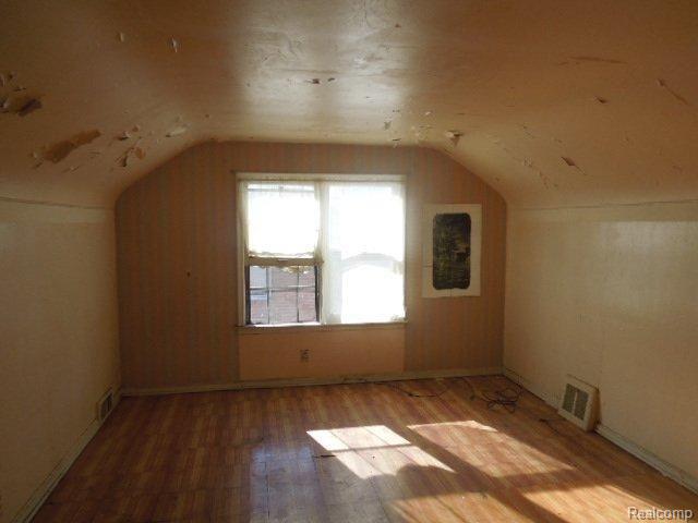 19373 Sunderland Road Detroit, MI 48219 - Photo 8 of 17 iho 040.jpg