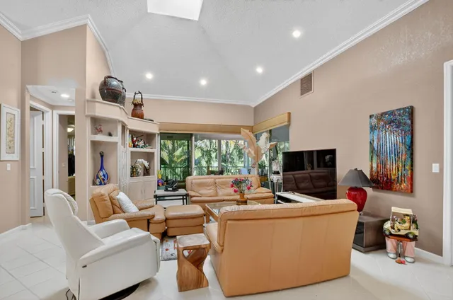 $688,000 | 20220 Boca W Drive, Unit 303, Boca Raton, FL 33434