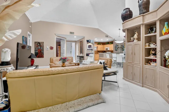 $688,000 | 20220 Boca W Drive, Unit 303, Boca Raton, FL 33434