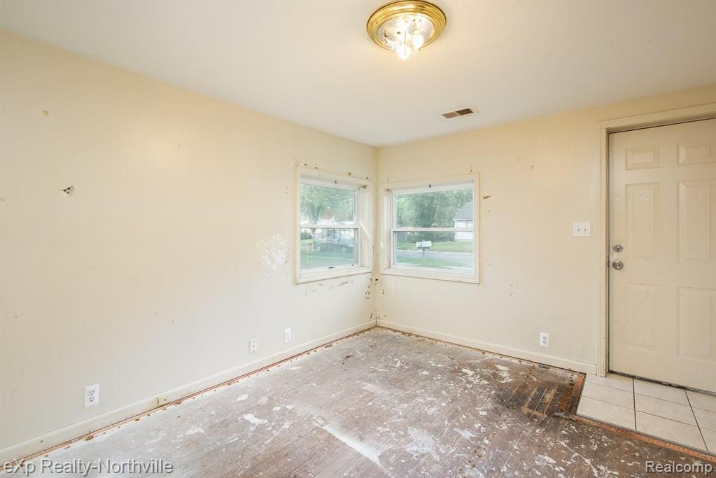 21730 Middlebelt Road Farmington Hills, MI 48336 - Photo 25 of 27