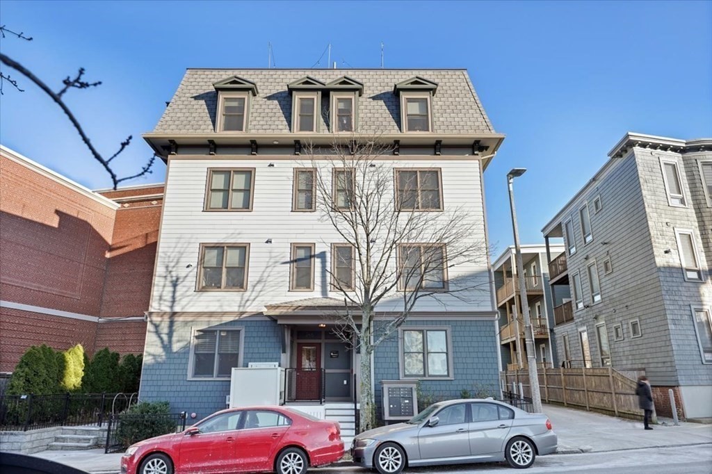 246 Boston Street, Unit 1 Boston, MA 02125 - Photo 2 of 18