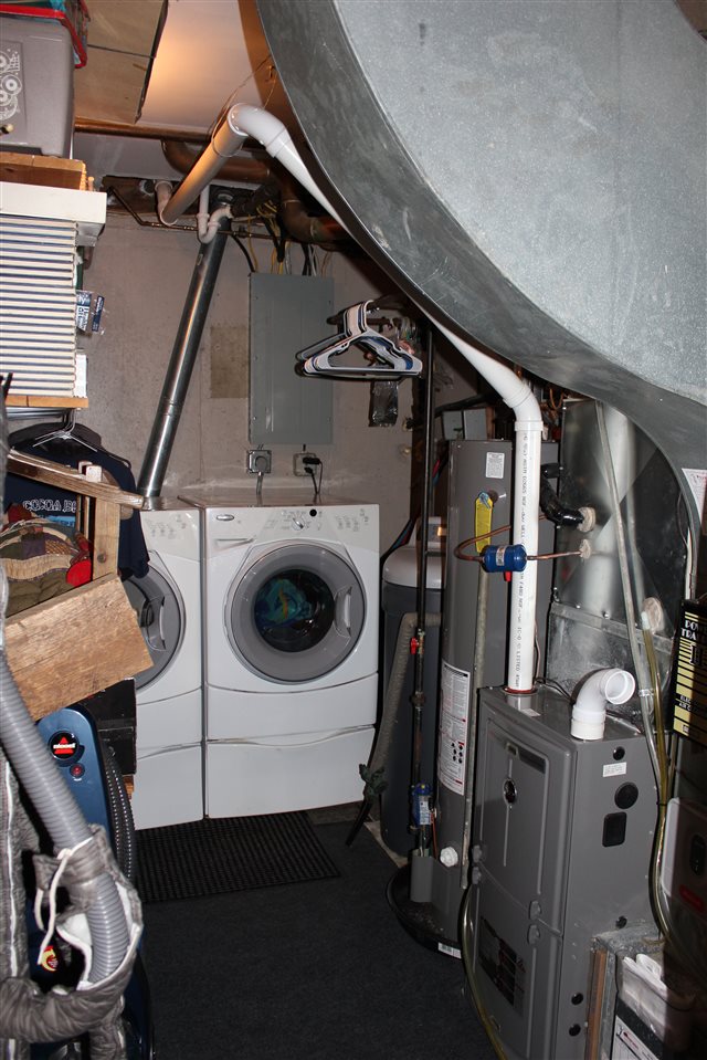 6056 North Knoll Road Monroe Center, IL 61052 - Photo 16 of 24 a utility room with dryer and washer