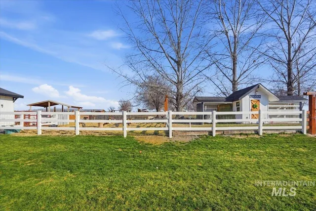 $1,050,900 | 2462 Succor Creek Road, Homedale, ID 83628