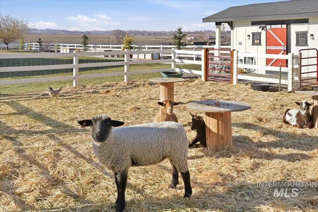 $1,050,900 | 2462 Succor Creek Road, Homedale, ID 83628