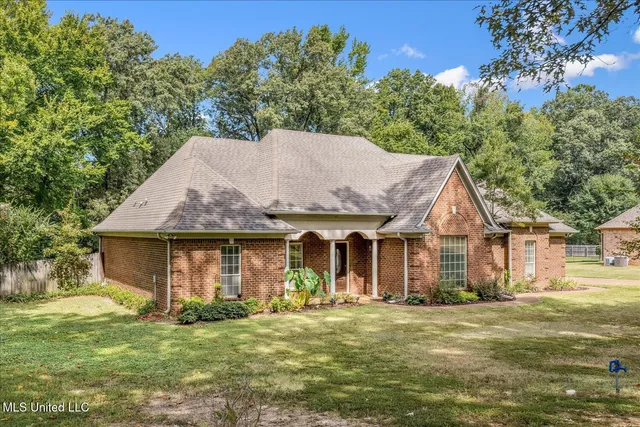 $359,900 | 7015 Stanley Drive, Olive Branch, MS 38654