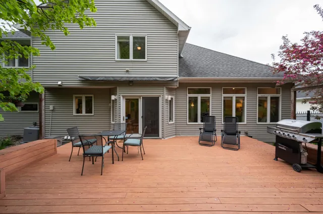 $578,900 | 1972 Fox Valley Drive Southwest, Rochester, MN 55902