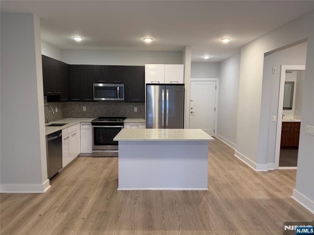 2150 North Central Road, Unit 603 Fort Lee, NJ 07024 - Photo 1 of 17