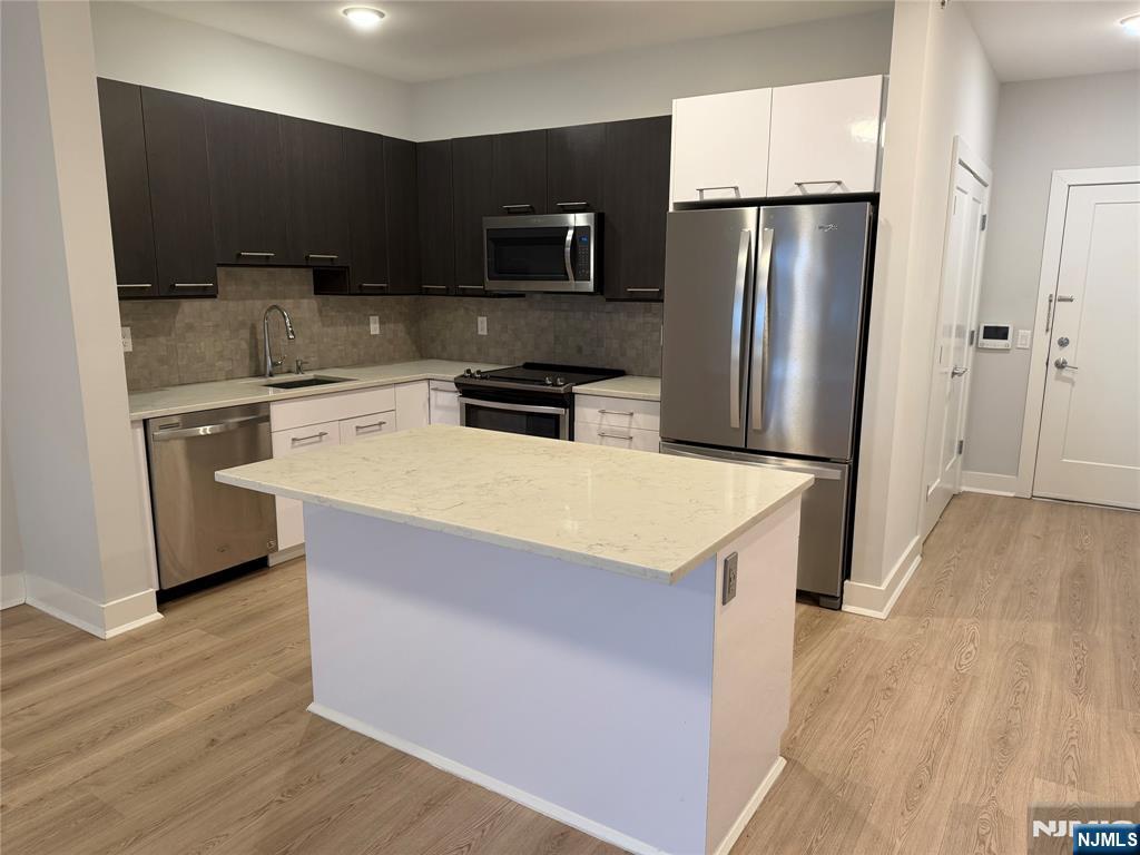 2150 North Central Road, Unit 603 Fort Lee, NJ 07024 - Photo 3 of 17