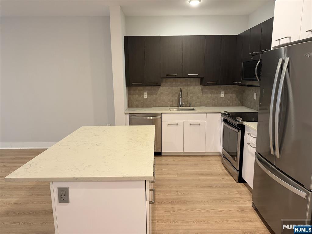 2150 North Central Road, Unit 603 Fort Lee, NJ 07024 - Photo 4 of 17