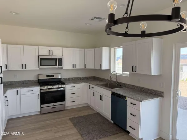 $319,000 | 8583 South Thunderbird Drive, Safford, AZ 85546