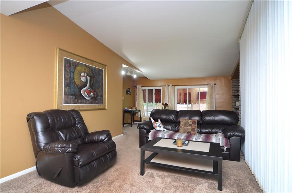 13 Bellview Drive McKees Rocks, PA 15136 - Photo 5 of 25