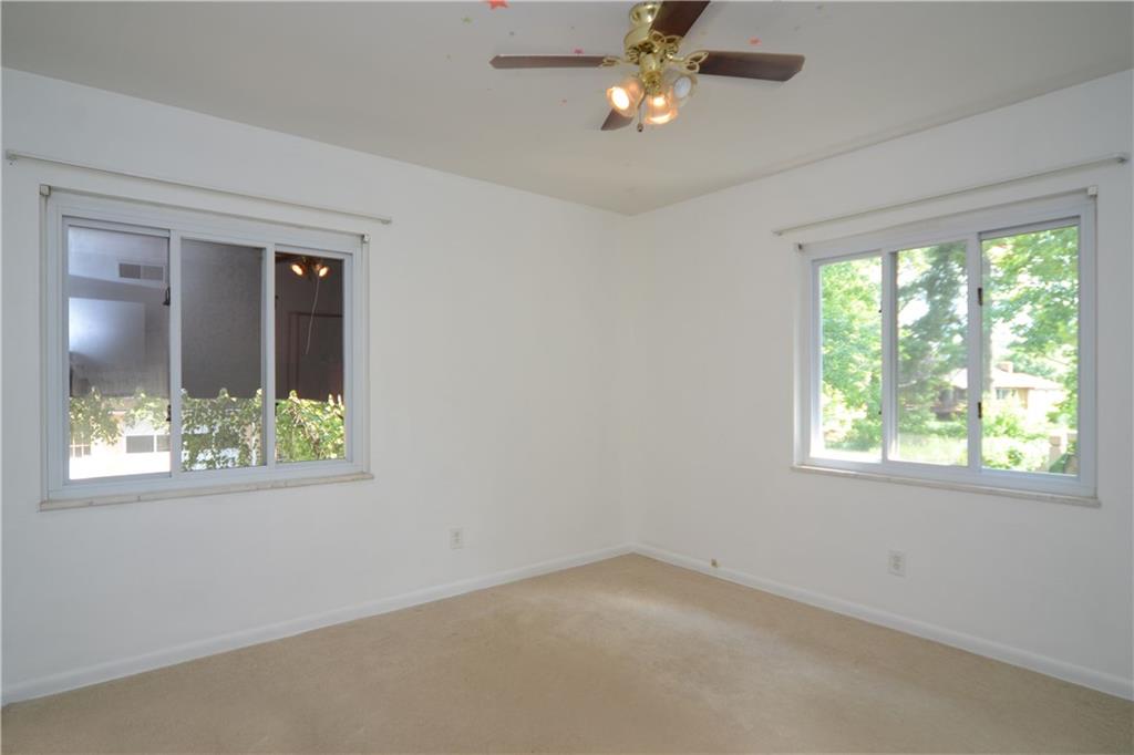 13 Bellview Drive McKees Rocks, PA 15136 - Photo 6 of 25