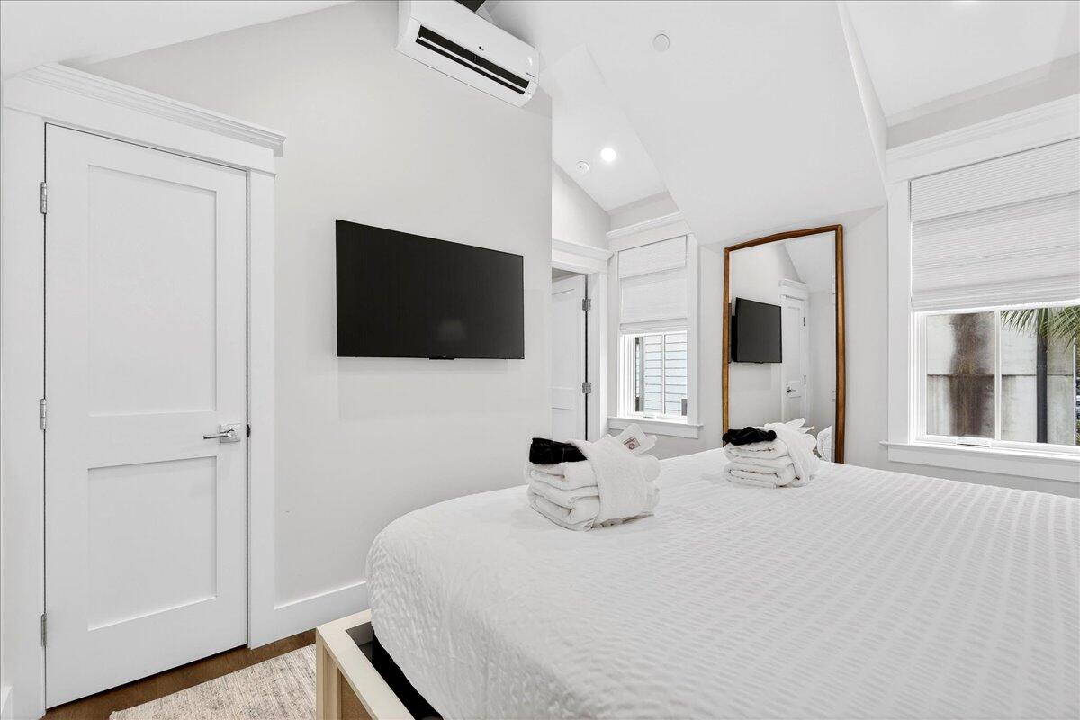 199 St Philip Street, Unit B Charleston, SC 29403 - Photo 30 of 42 34-DSC07310