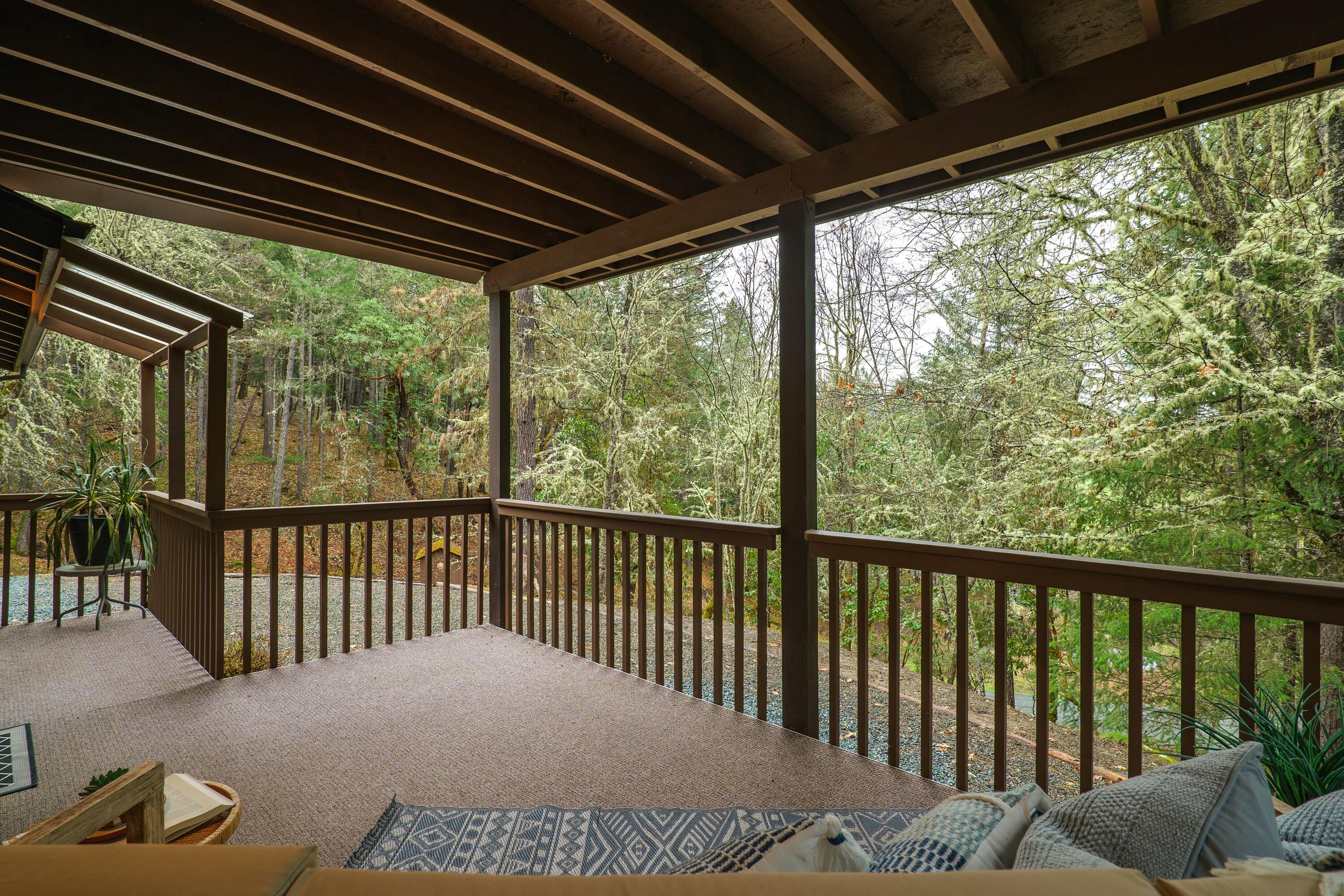 11460 Lower River Road Grants Pass, OR 97526 - Photo 35 of 49 Downstairs Deck