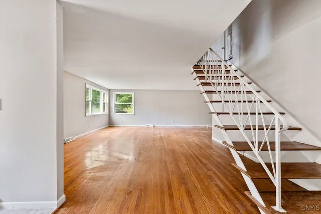 $2,800 | 117 Treeland Circle, Geddes, NY 13219