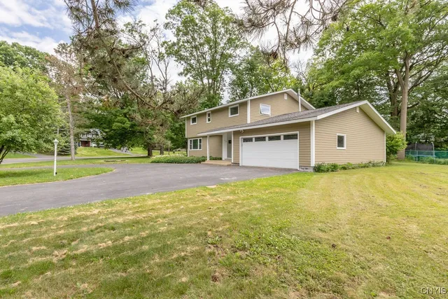 $2,800 | 117 Treeland Circle, Geddes, NY 13219