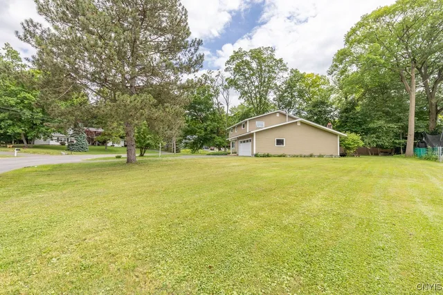 $2,800 | 117 Treeland Circle, Geddes, NY 13219