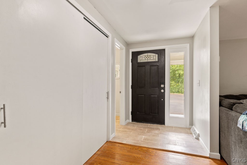 117 Treeland Circle Geddes, NY 13219 - Photo 8 of 39