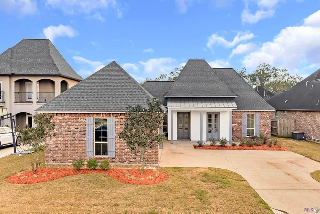 $428,000 | 40285 Buchanan Court, Prairieville, LA 70769