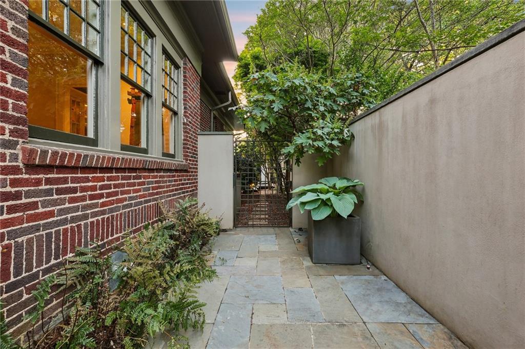 429 Adams Street Decatur, GA 30030 - Photo 67 of 100