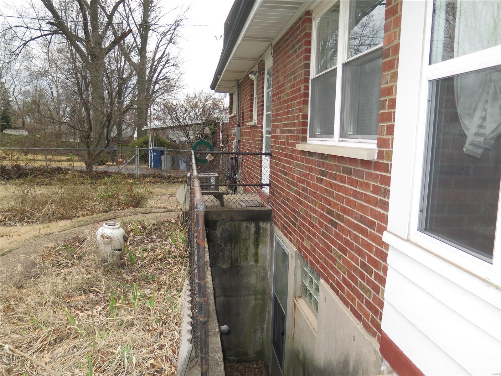 1948 Brown Road St. Louis, MO 63114 - Photo 12 of 16 Gallery Image 12