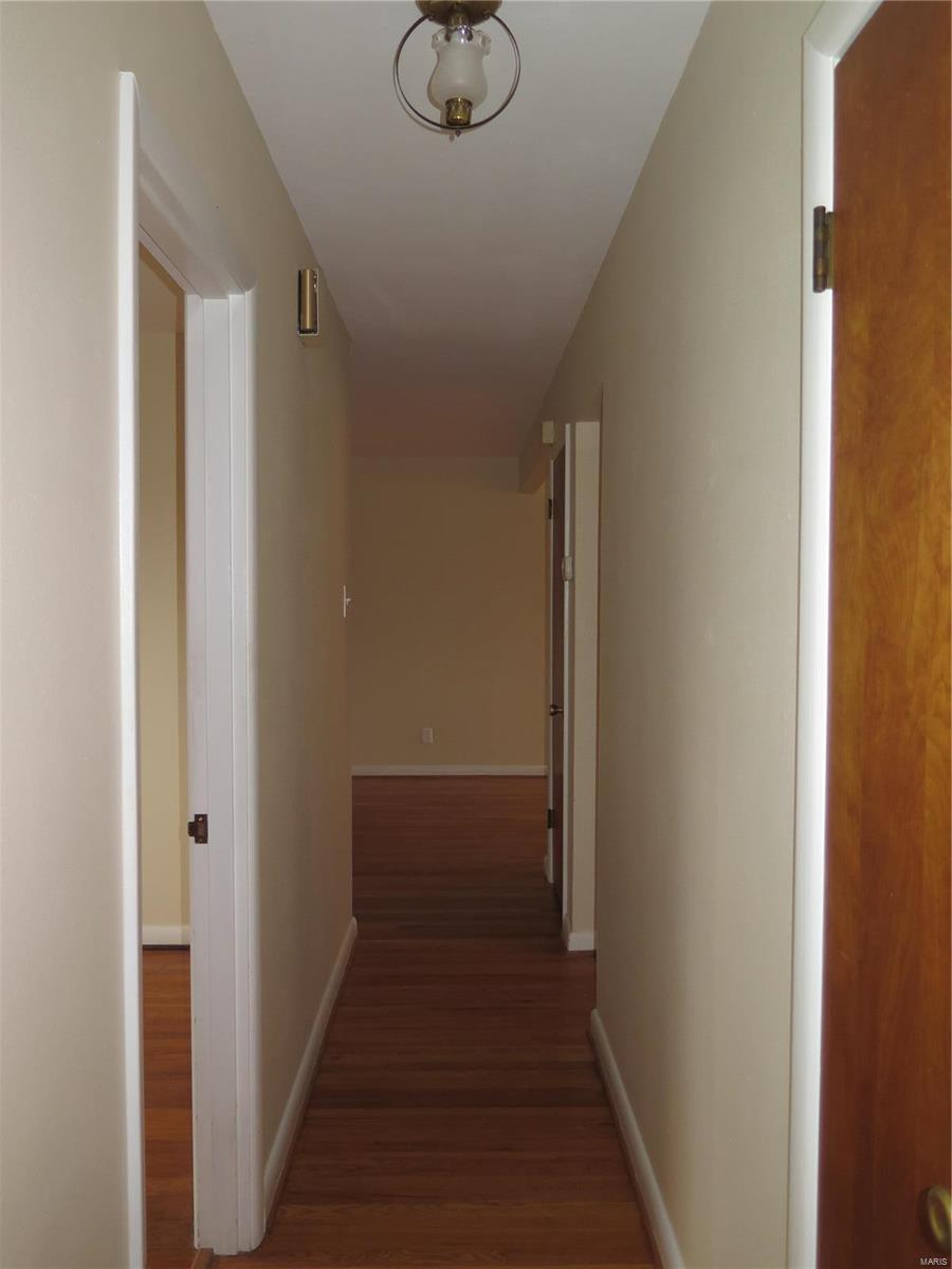 1948 Brown Road St. Louis, MO 63114 - Photo 6 of 16 Gallery Image 6
