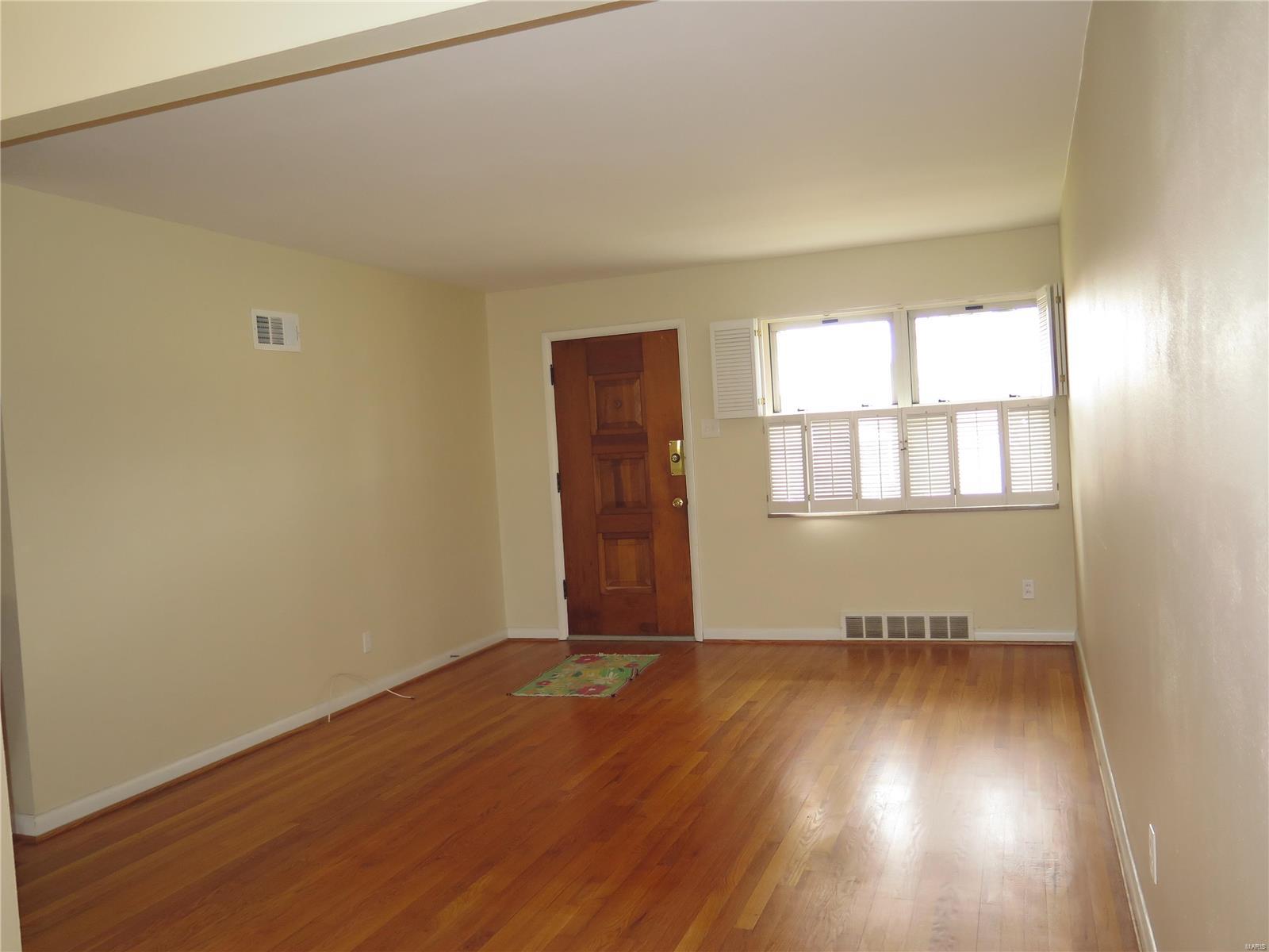 1948 Brown Road St. Louis, MO 63114 - Photo 9 of 16 Gallery Image 9