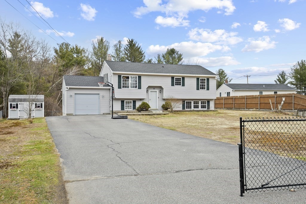 11 Acadia Road Gardner, MA 01440 - Photo 3 of 31 Gallery Image 3