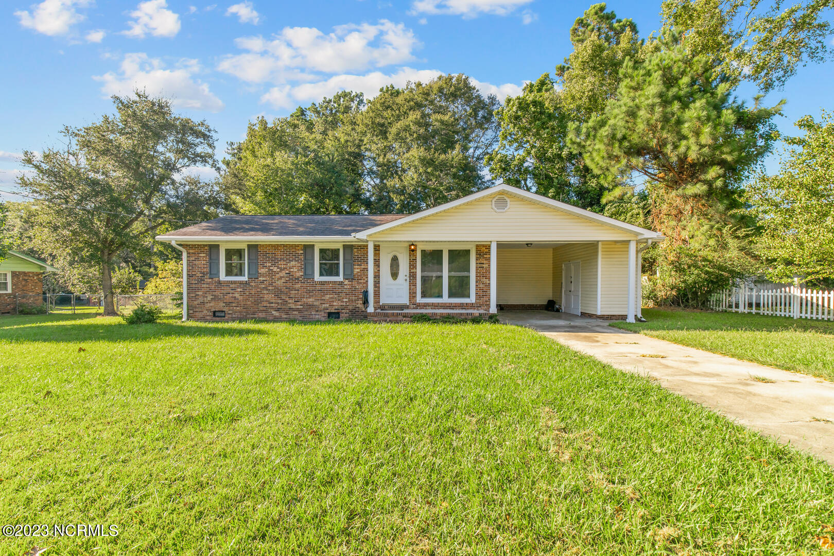11 Victoria Road Jacksonville, NC 28546 - Photo 1 of 32 Front of home