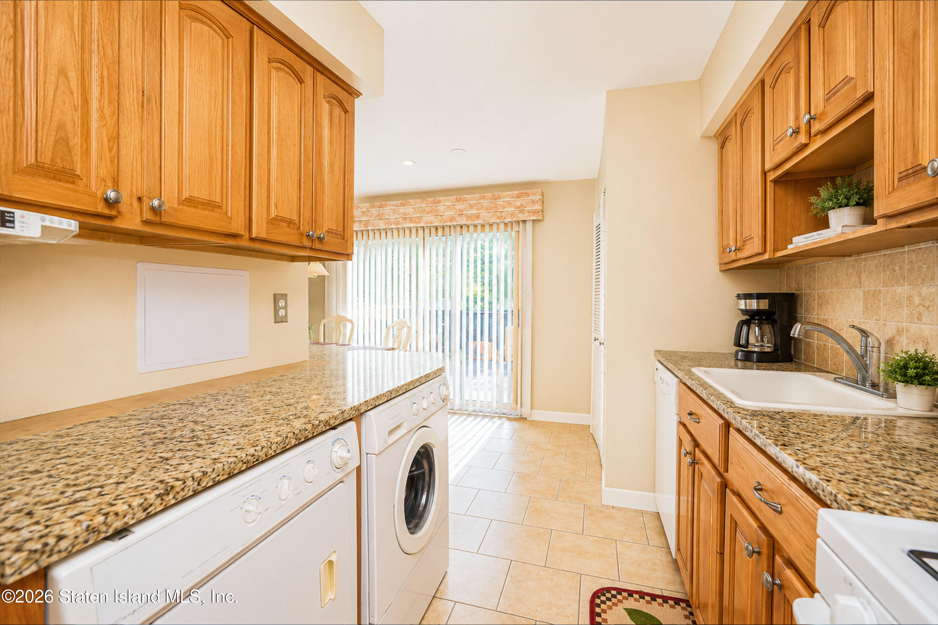 5 Redwood Loop Staten Island, NY 10309 - Photo 13 of 33 13