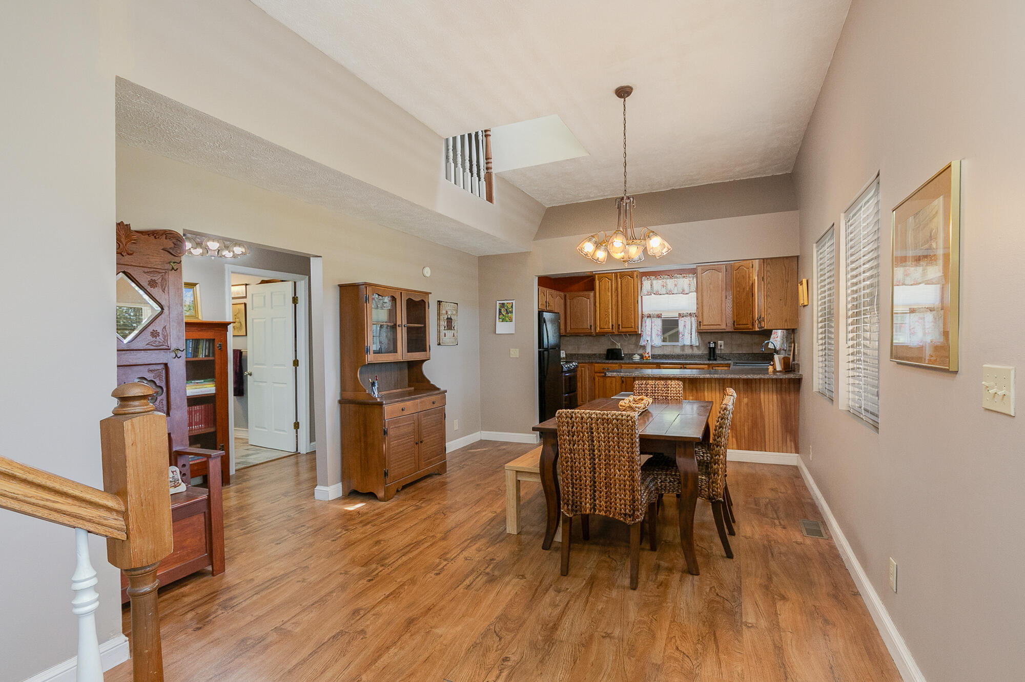 137 Hillside Loop Marshfield, MO 65706 - Photo 14 of 48 Dining room