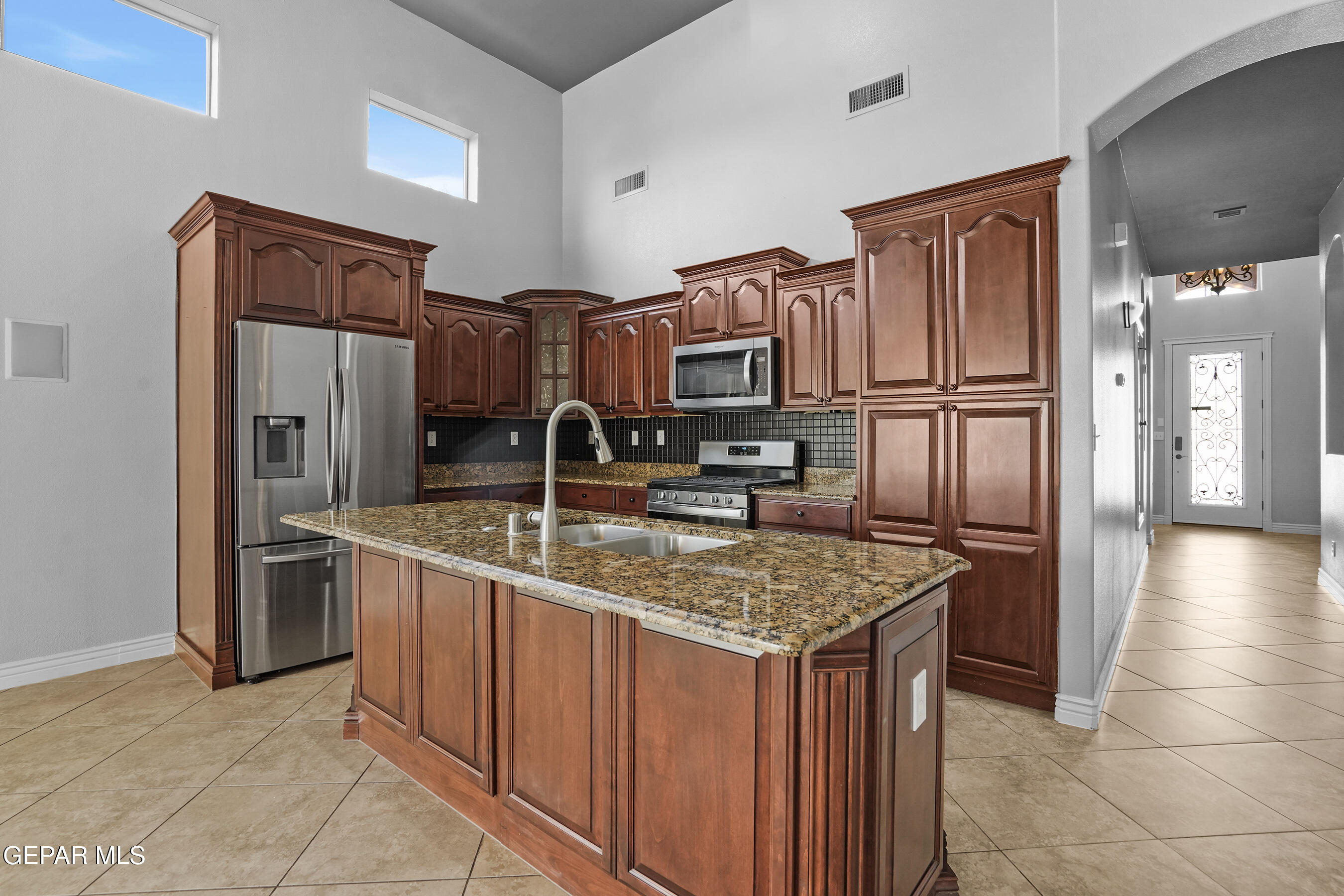 11541 Rafael Serna Lane El Paso, TX 79934 - Photo 11 of 44 Kitchen