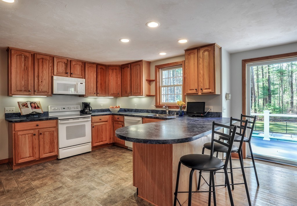 35 Gardner Road Duxbury, MA 02332 - Photo 9 of 28 Gallery Image 9