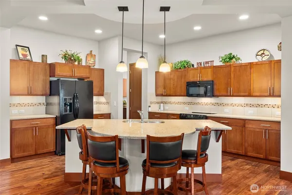 $799,999 | 8235 Orcas Loop Northeast, Olympia, WA 98516