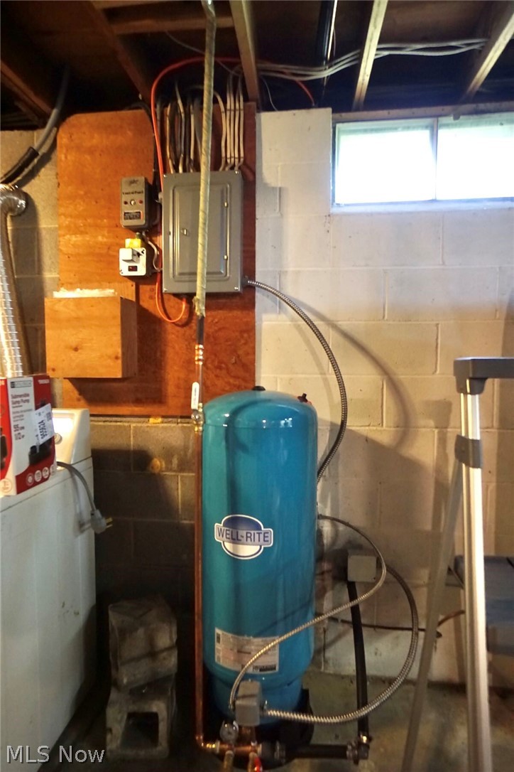 5875 Trumbull Road Geneva, OH 44041 - Photo 17 of 33 Newer expansion tank.