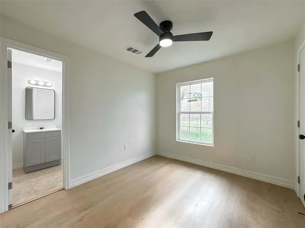 $925 | 411 Ave A, Unit 1, La Marque, TX 77568