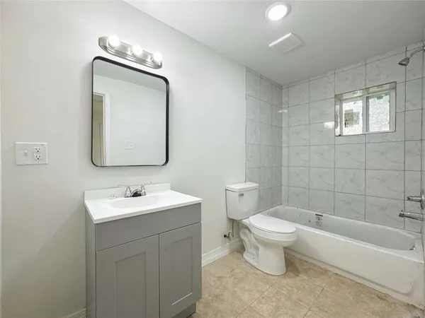 $925 | 411 Ave A, Unit 1, La Marque, TX 77568