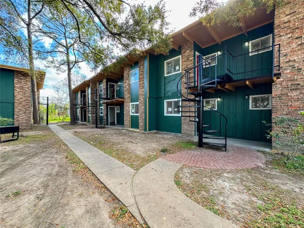$925 | 411 Ave A, Unit 1, La Marque, TX 77568