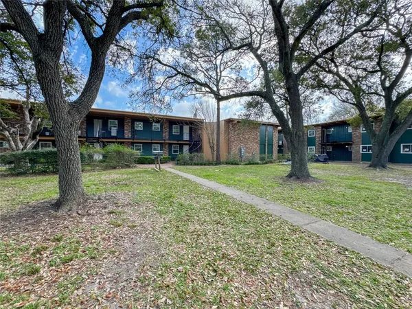 $925 | 411 Ave A, Unit 1, La Marque, TX 77568