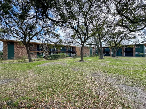 $925 | 411 Ave A, Unit 1, La Marque, TX 77568