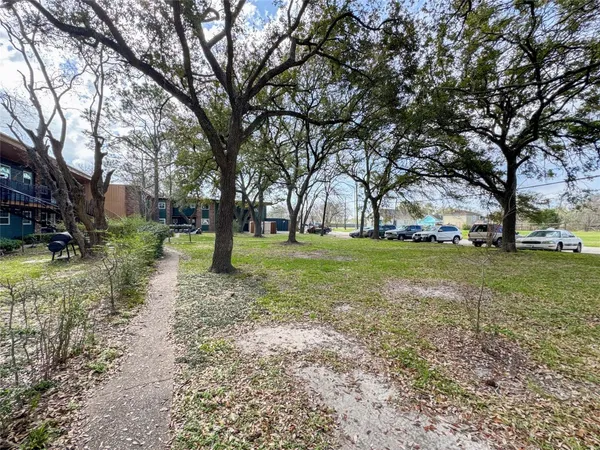 $925 | 411 Ave A, Unit 1, La Marque, TX 77568