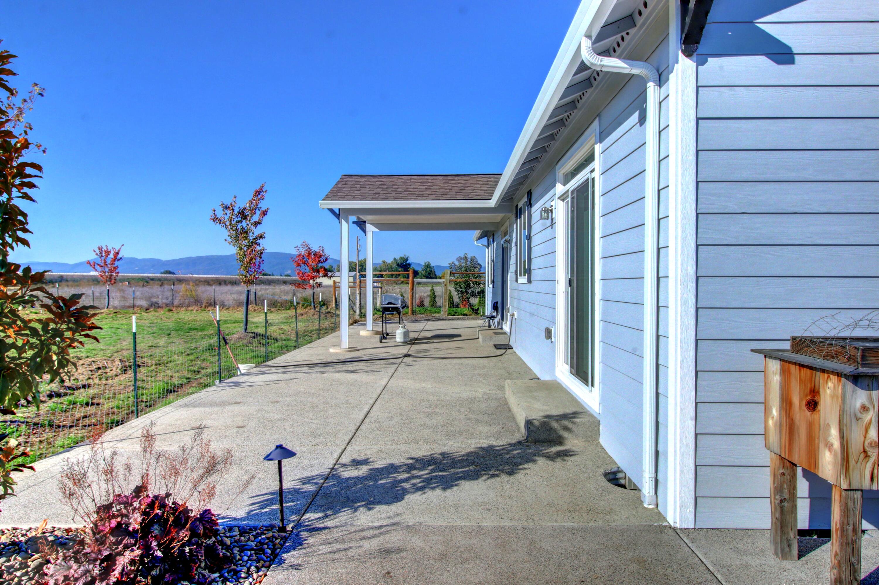 1330 East Justice Road Medford, OR 97502 - Photo 22 of 38 23