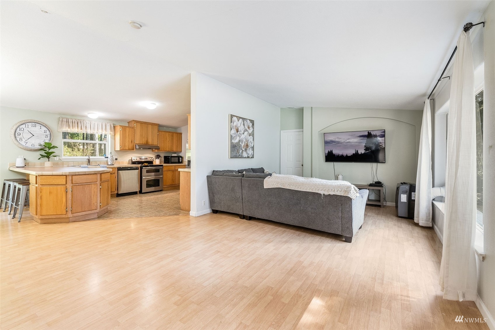 413 Southwest Wycoff Road Port Orchard, WA 98367 - Photo 3 of 37 Gallery Image 3