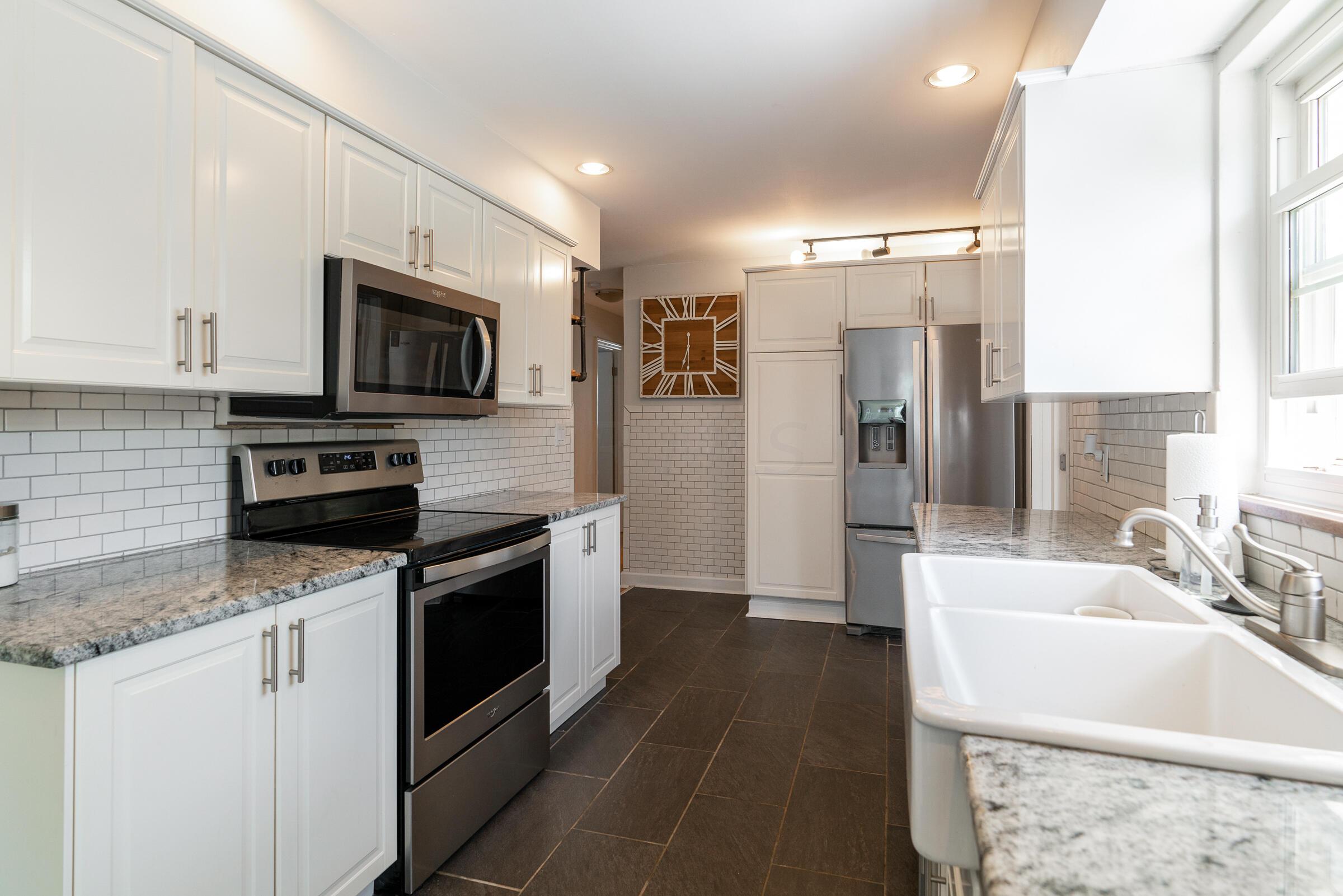 2543 Edgevale Road Columbus, OH 43221 - Photo 9 of 43 2543 Edgevale Rd-24
